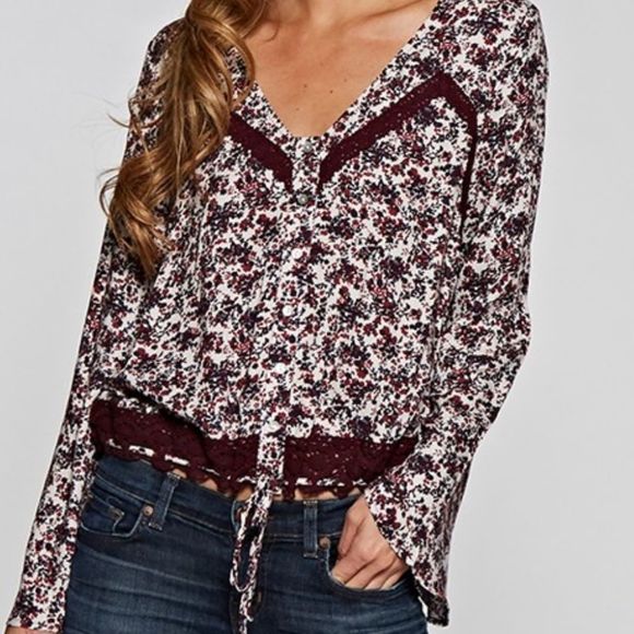 NWT Love Stitch Boho Bell Sleeve Lace Detail Top Small - Picture 1 of 16